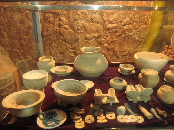 Gốm cổ vật Luy Lâu 2000 năm
